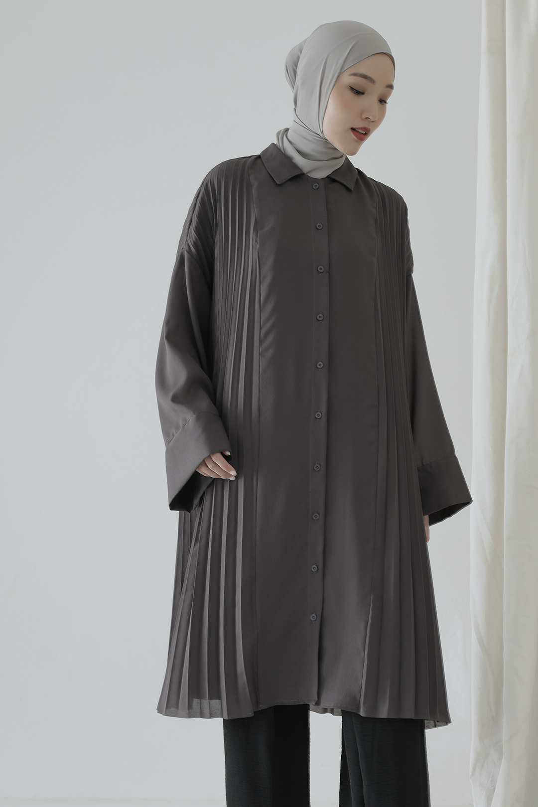 Dark Grey Vanya