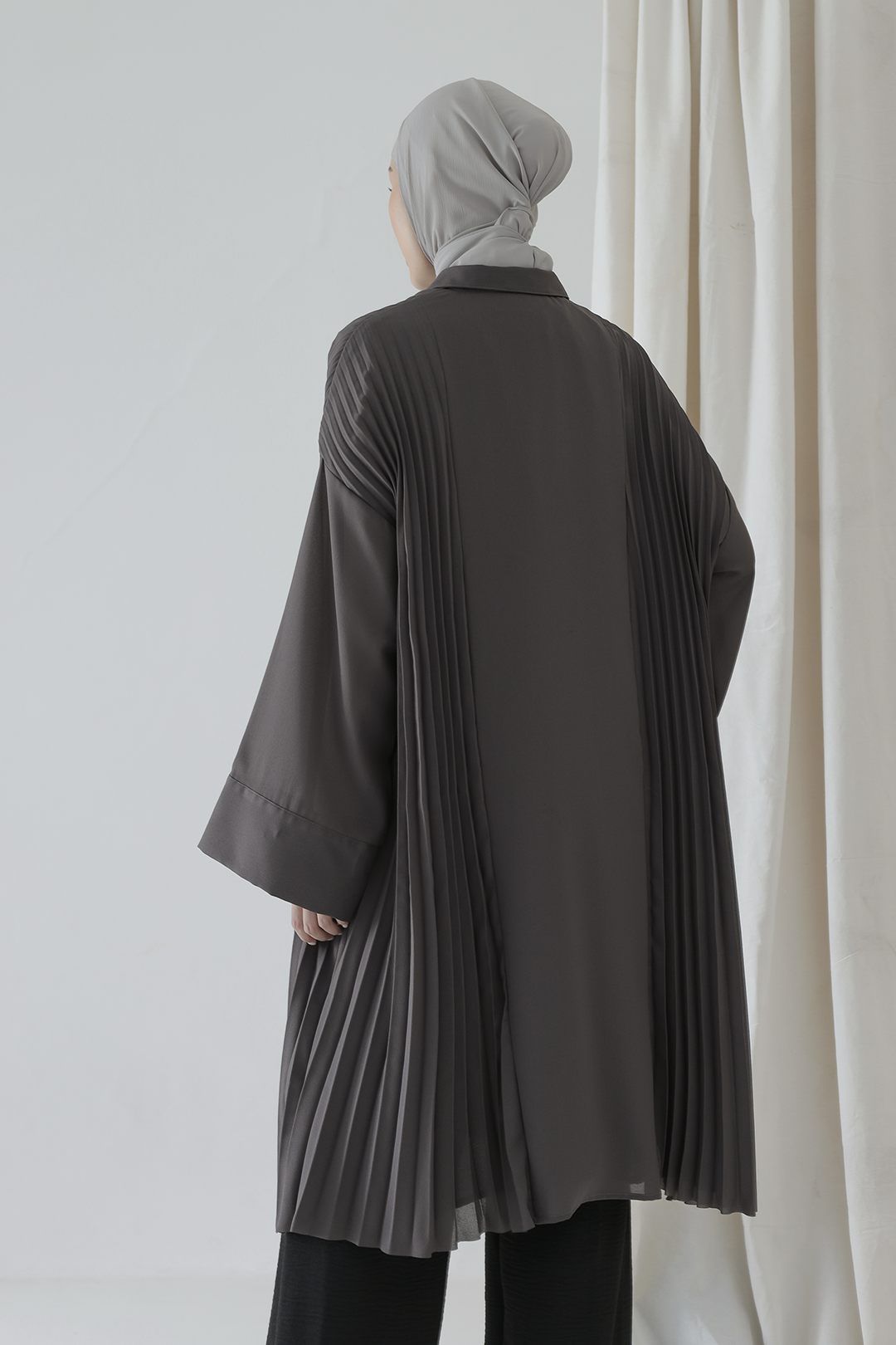 Dark Grey Vanya