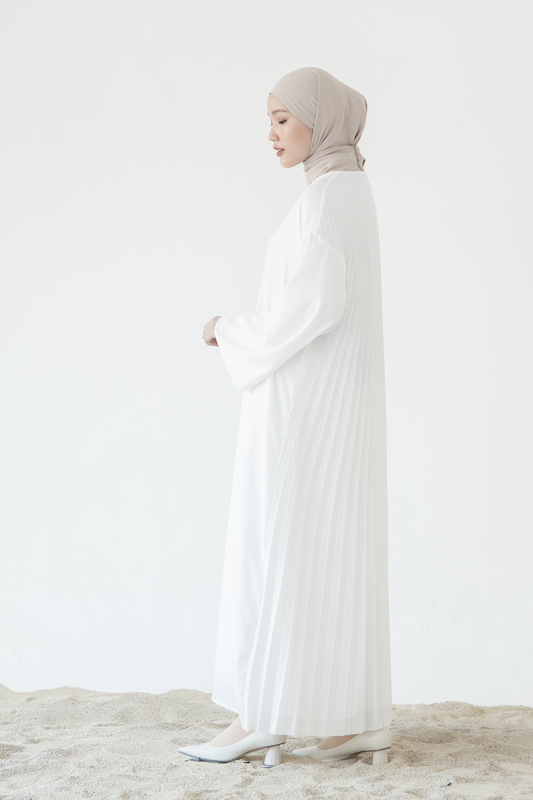 Offwhite Anjani