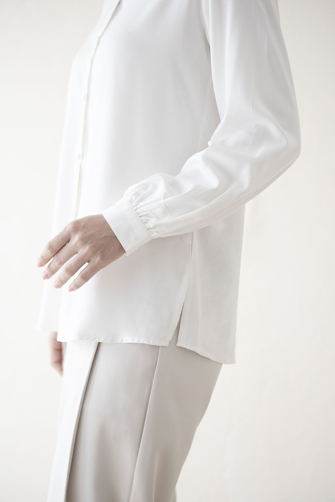 Offwhite Darya