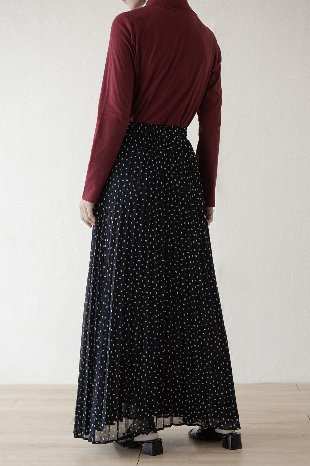 Black Floral Reska