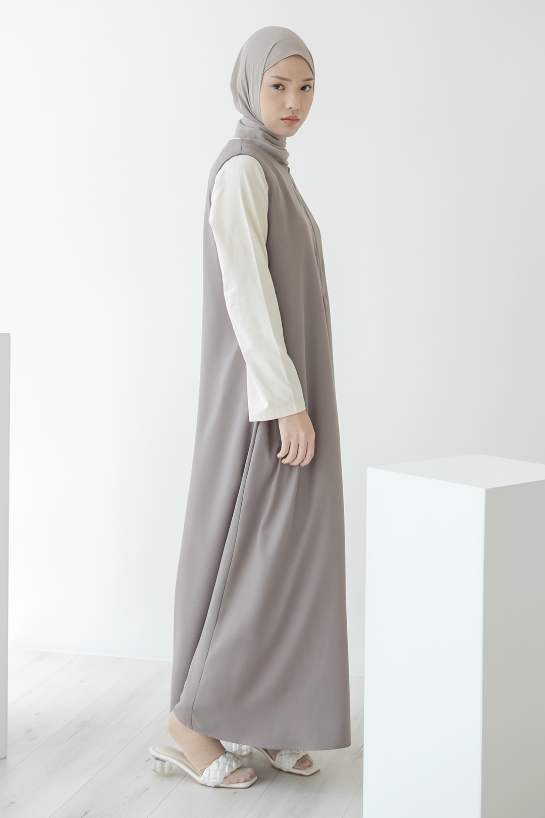 Dark Taupe Arraya