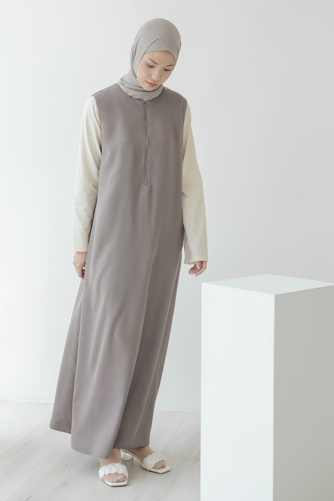 Dark Taupe Arraya