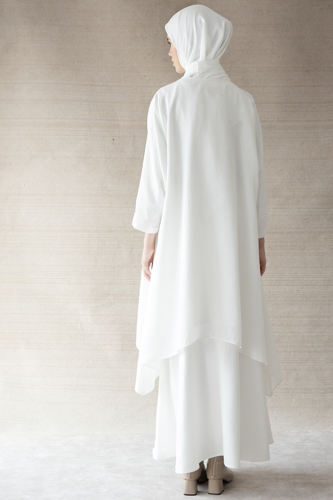 Offwhite Purva