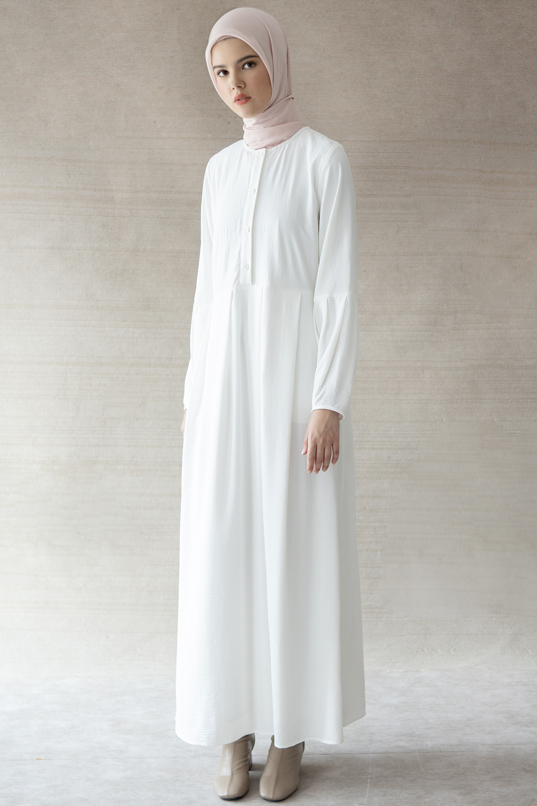 Offwhite Sharva