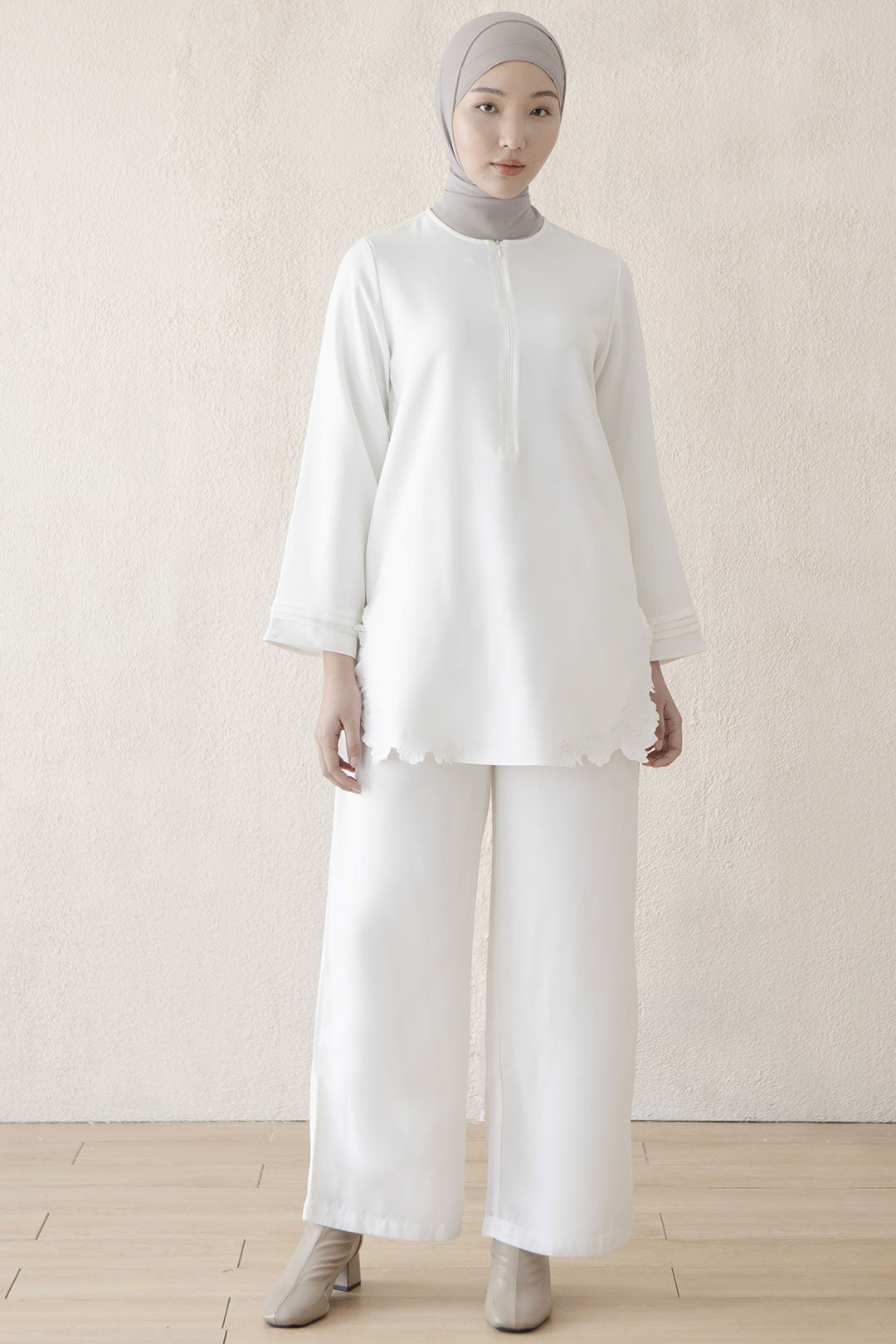 Offwhite Champa