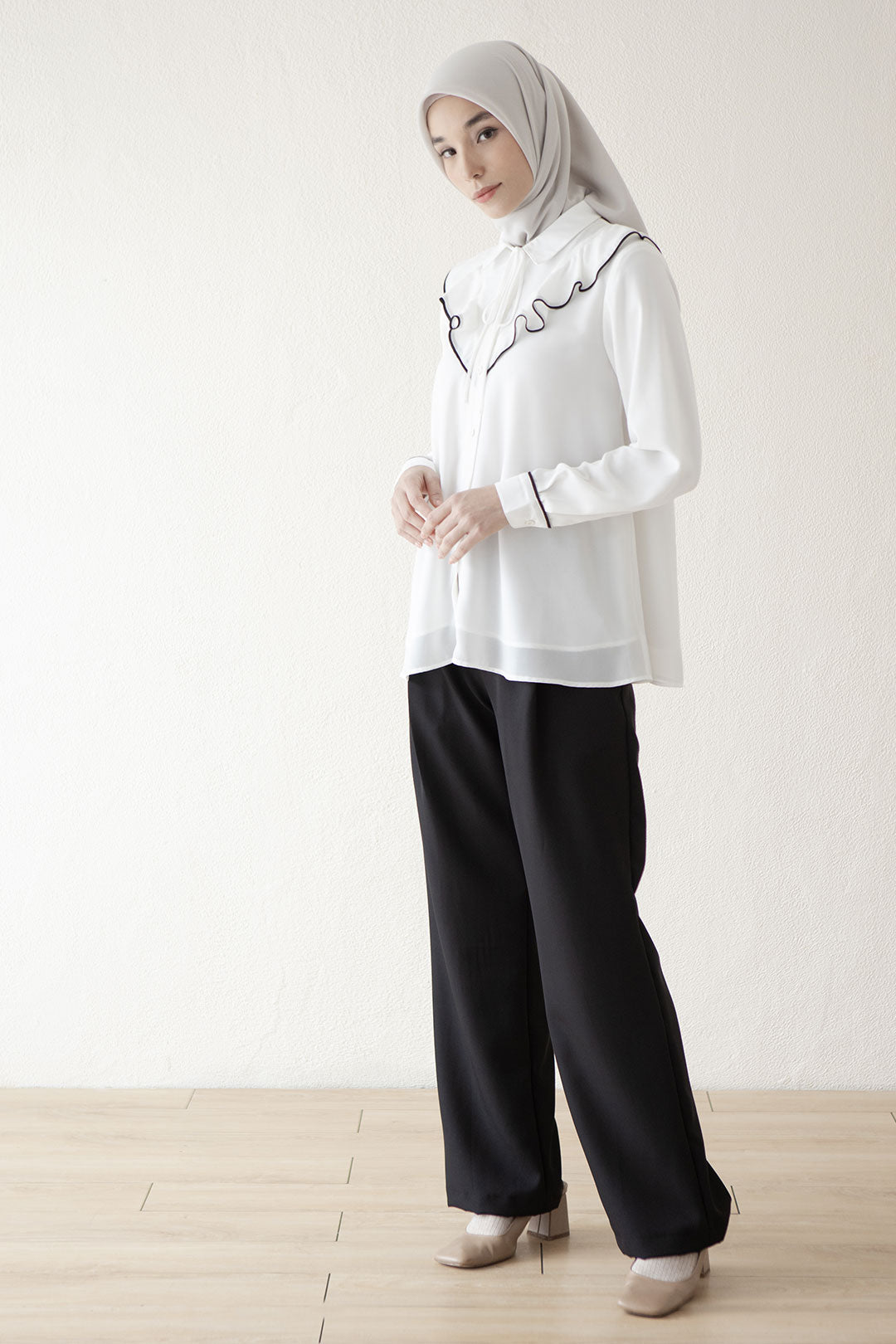 Offwhite Arindra