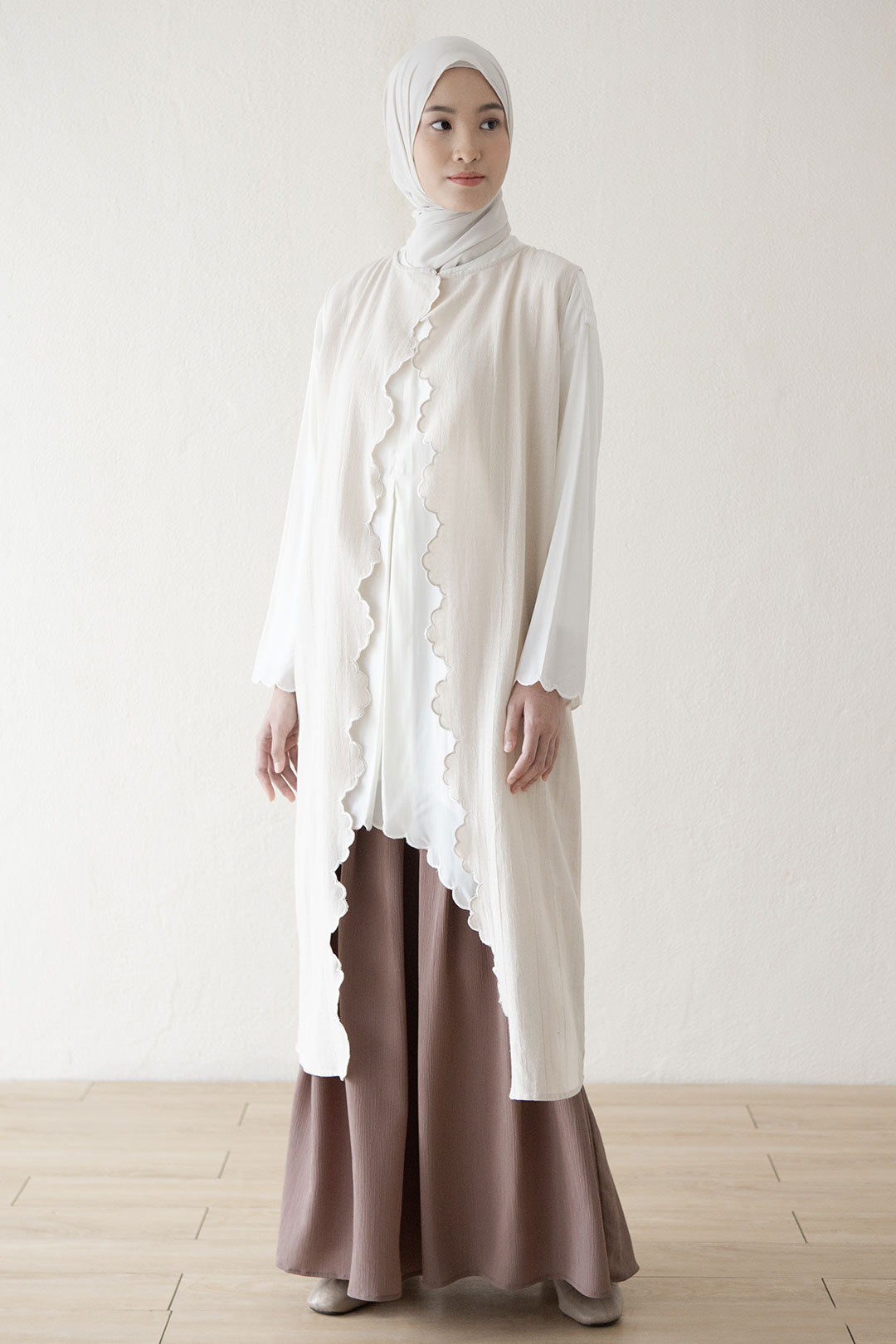 Ivory Ravika Outer