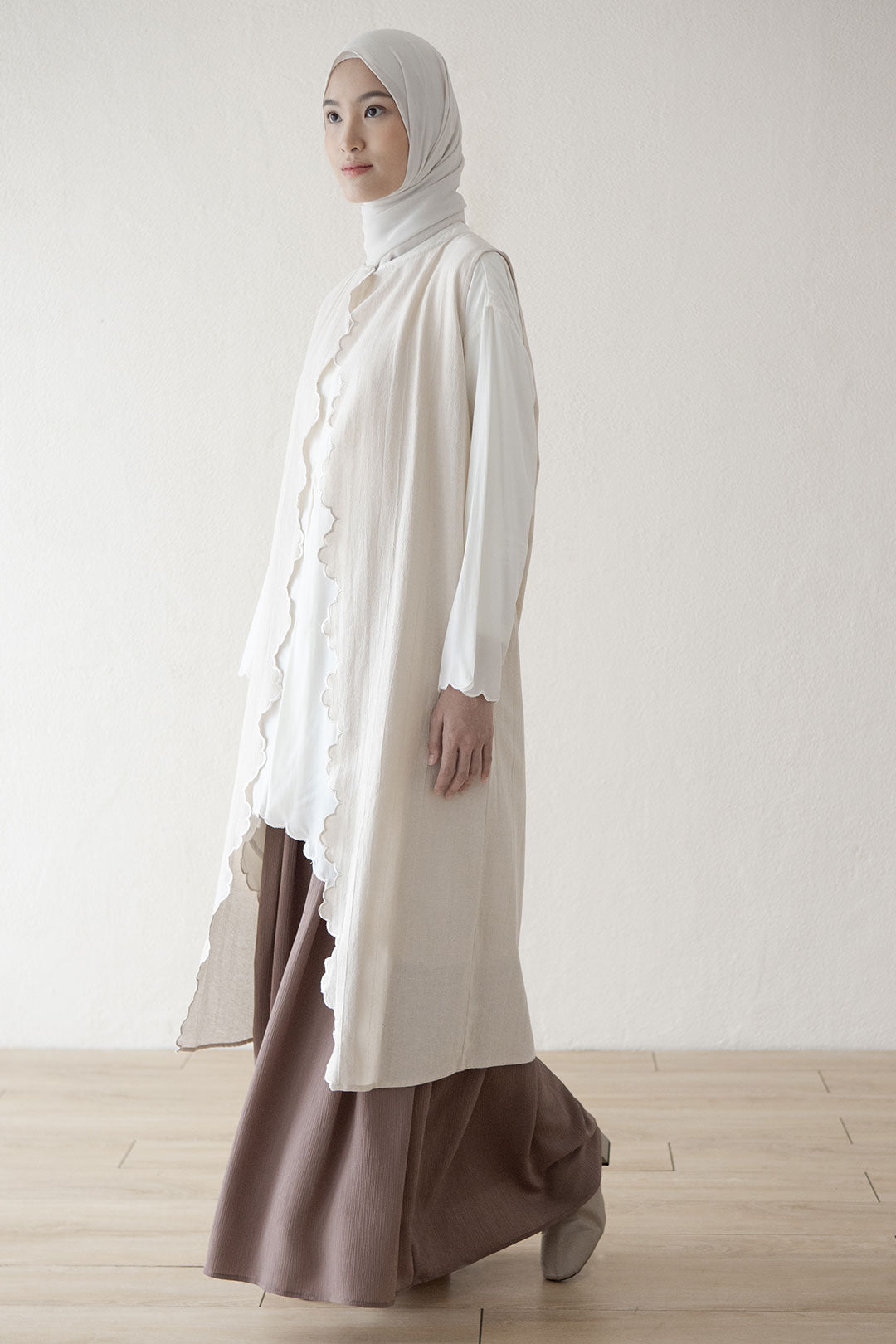 Ivory Ravika Outer