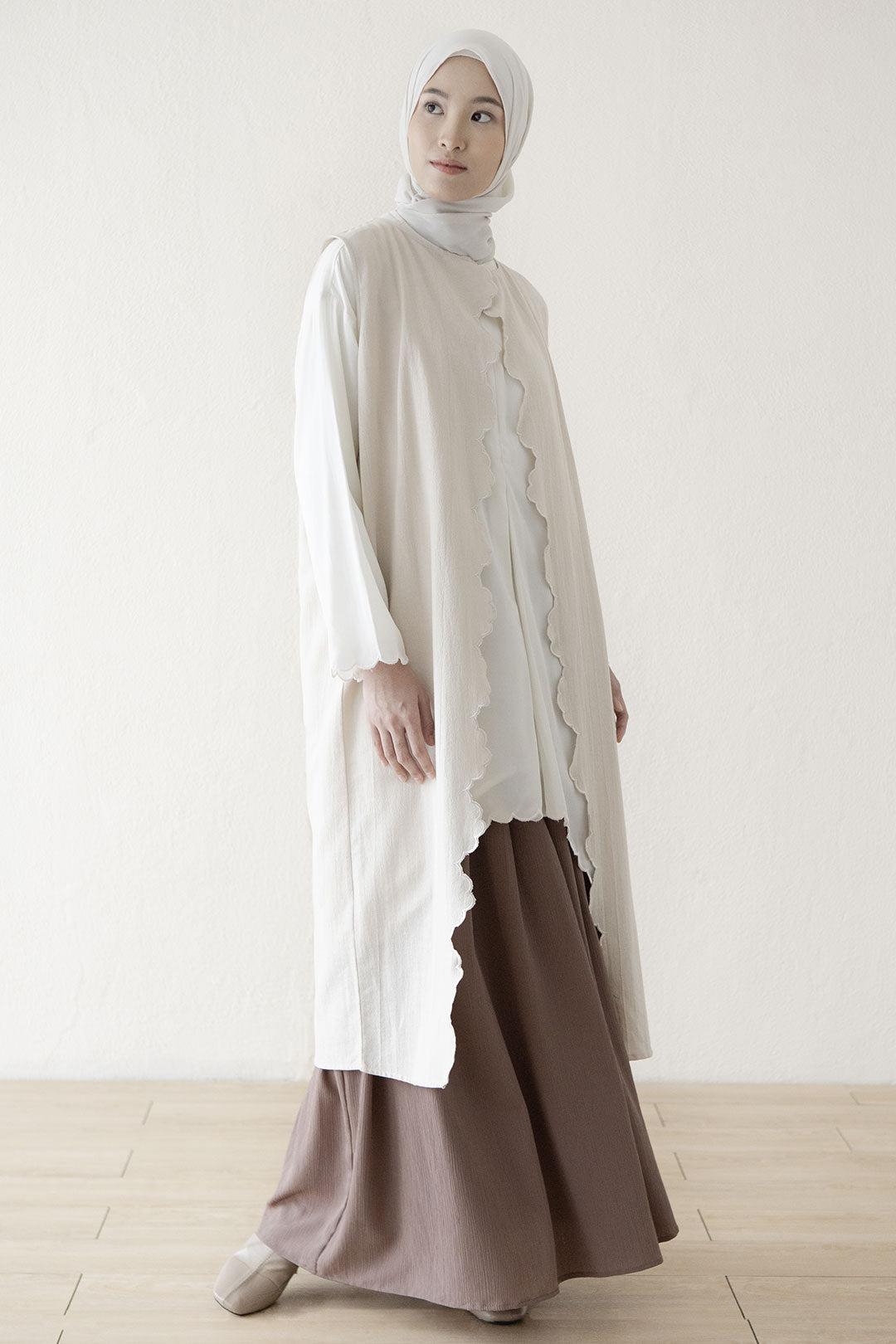 Ivory Ravika Outer