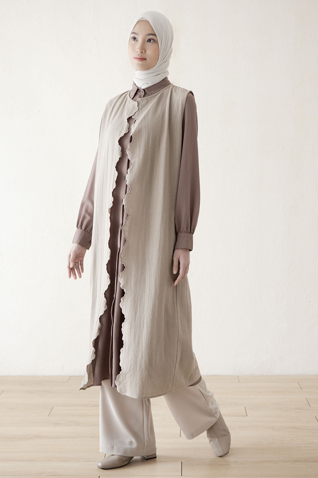 Taupe Ravika Outer