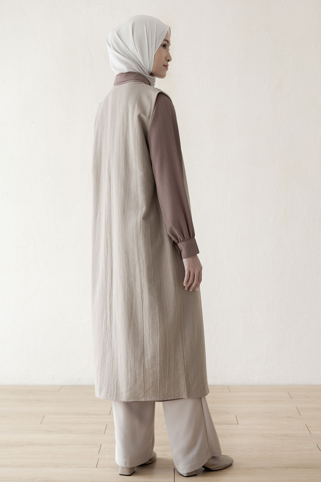 Taupe Ravika Outer