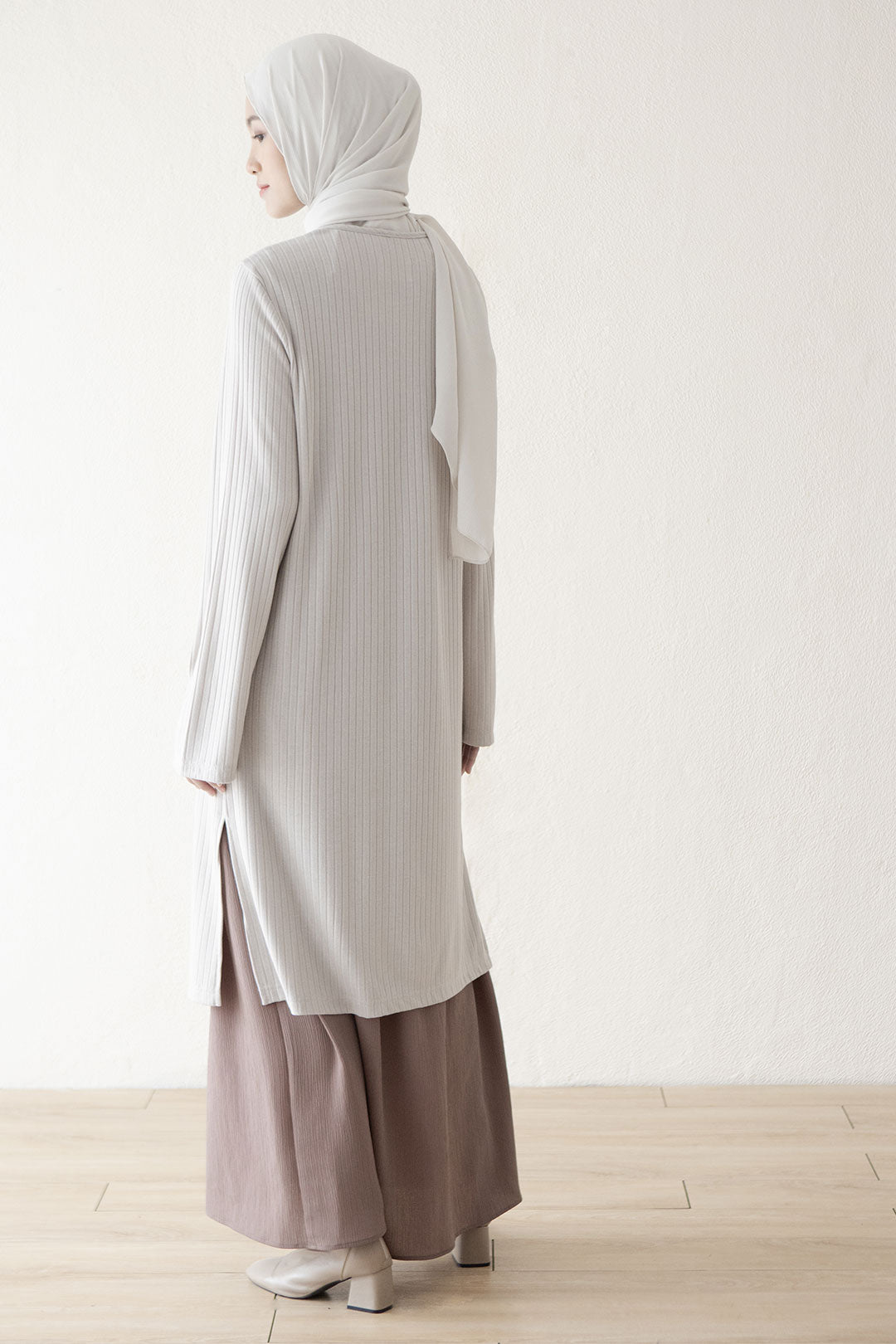 Oat Ruci Outer