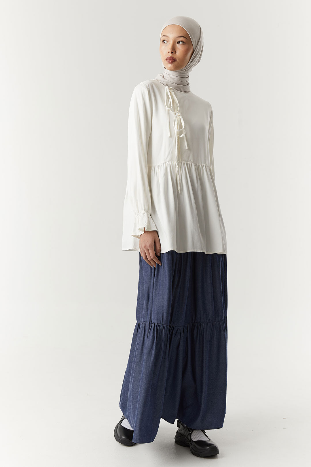 Offwhite Khaira