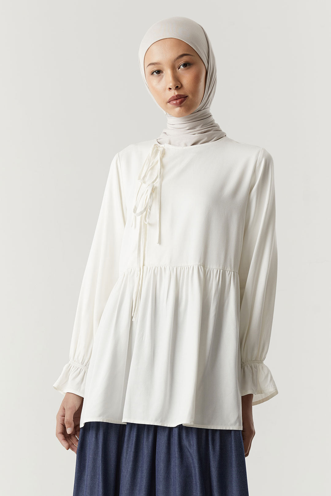 Offwhite Khaira