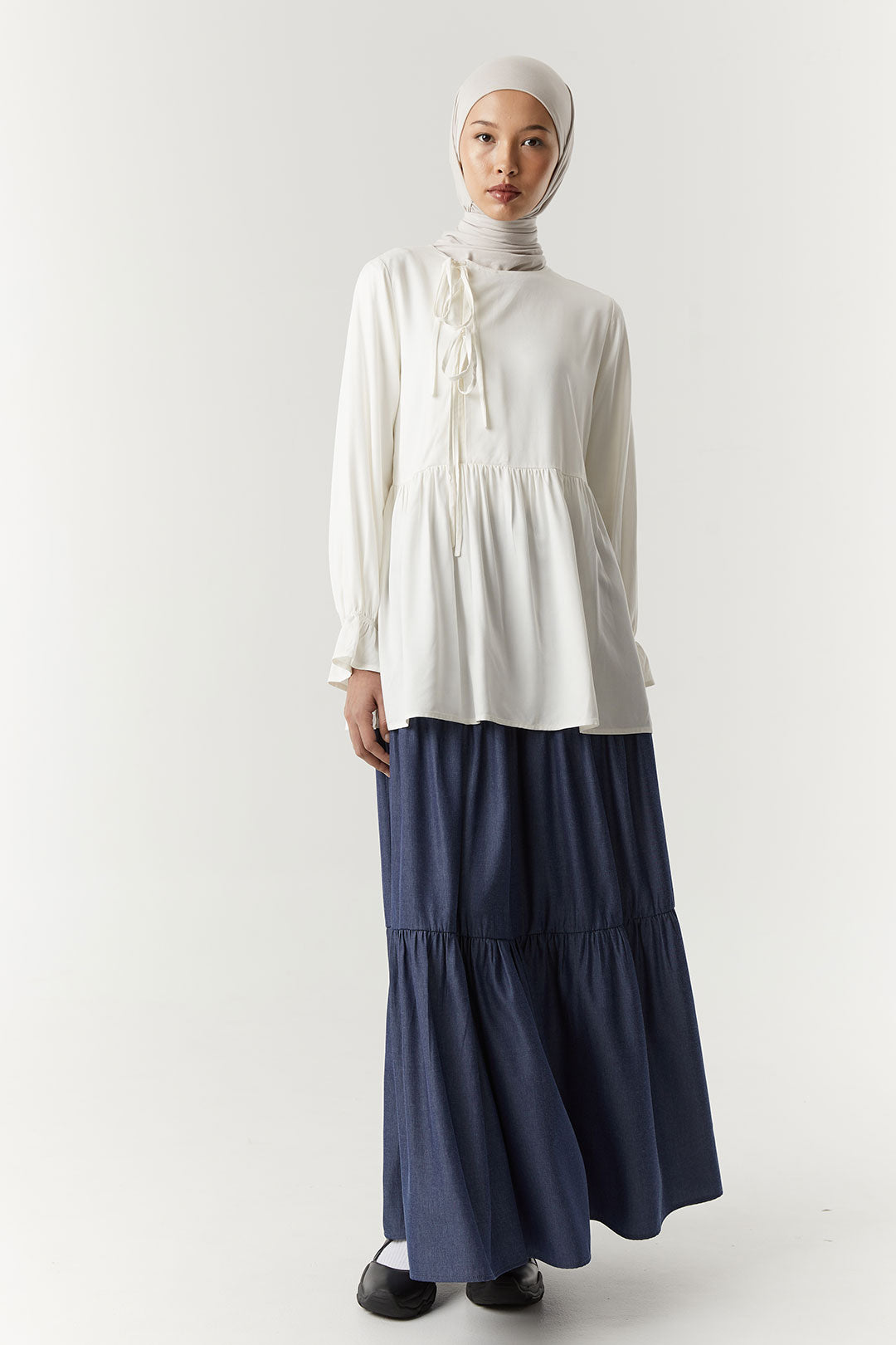 Offwhite Khaira