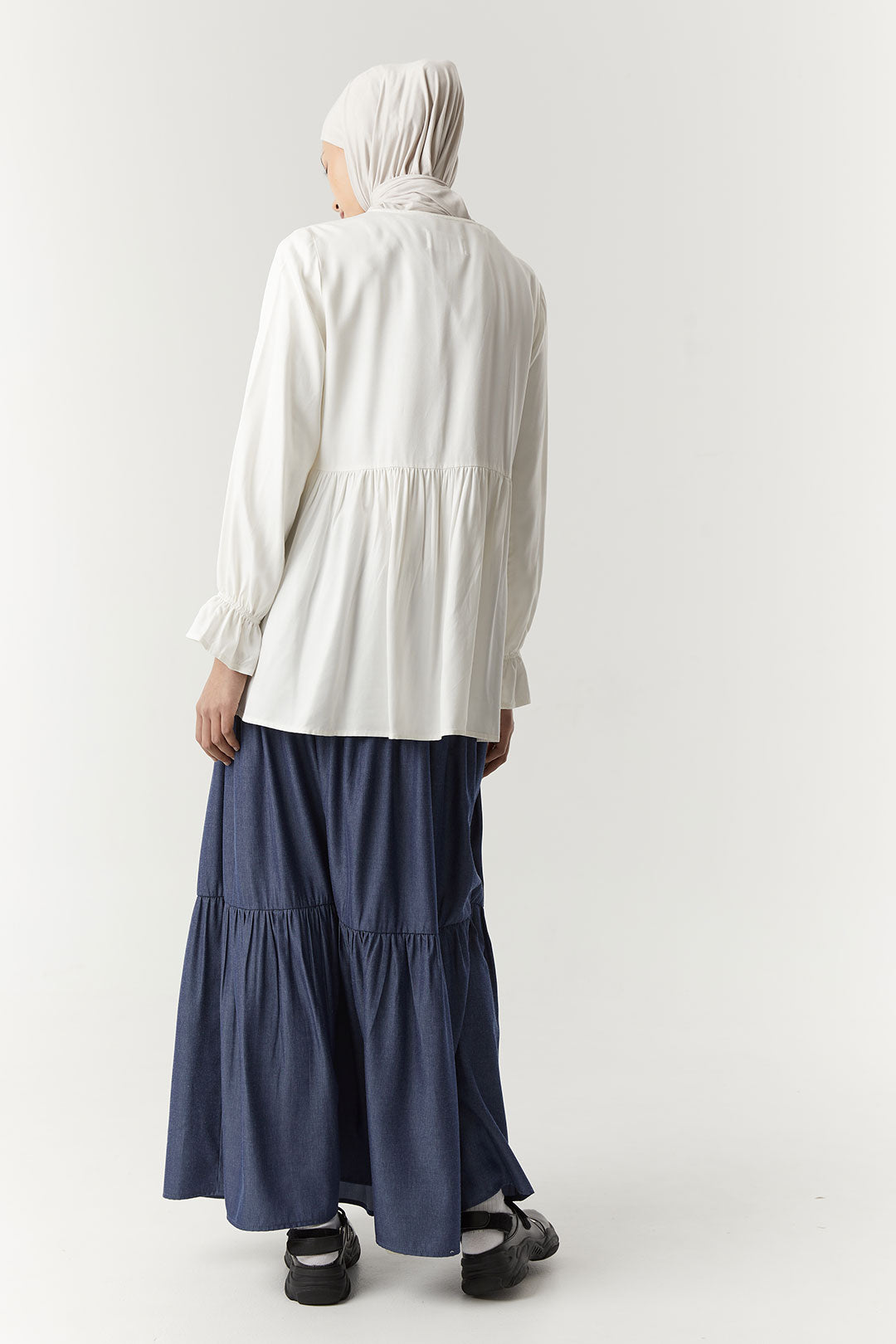 Offwhite Khaira