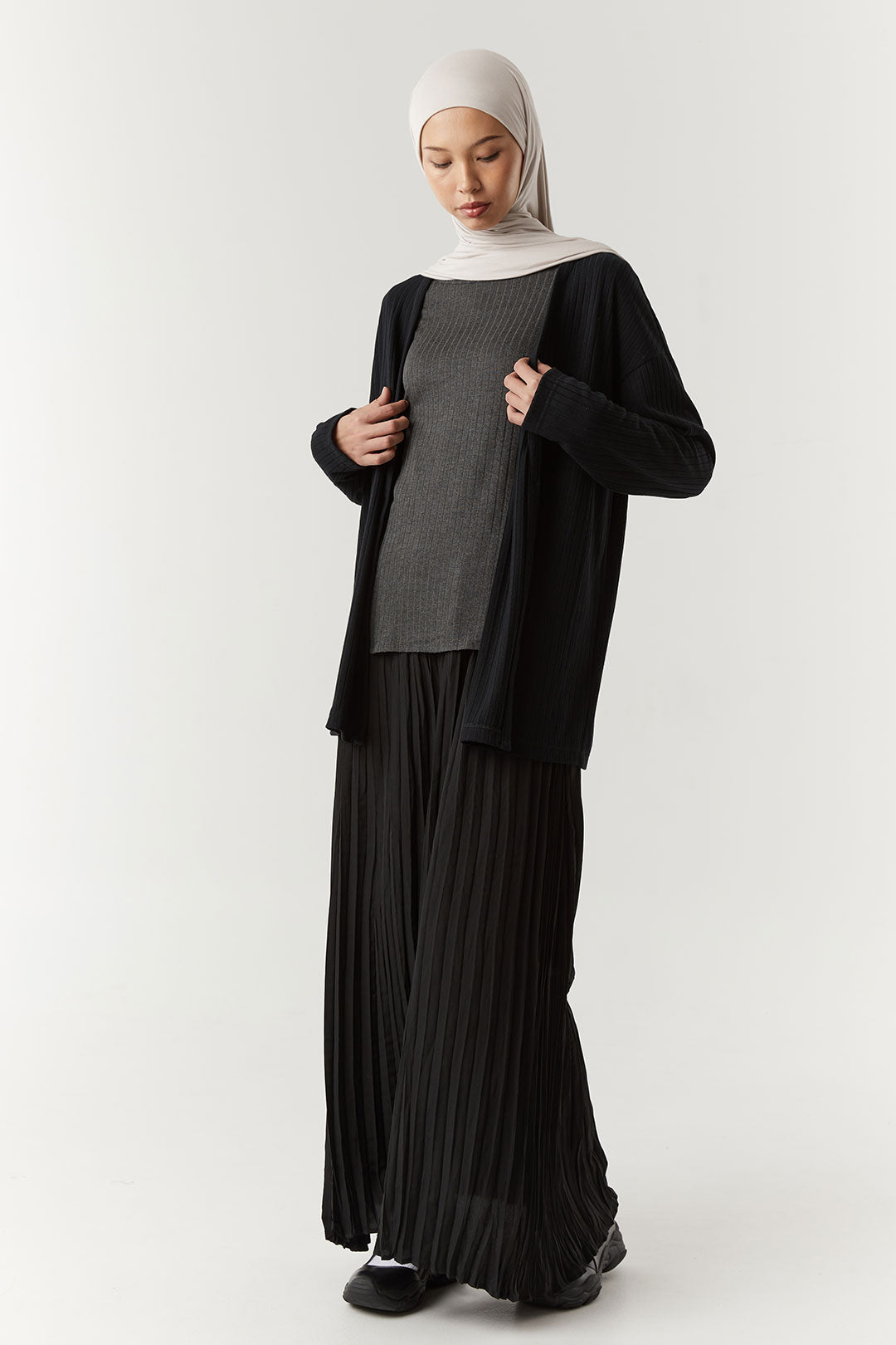 Black Anvi Cardigan