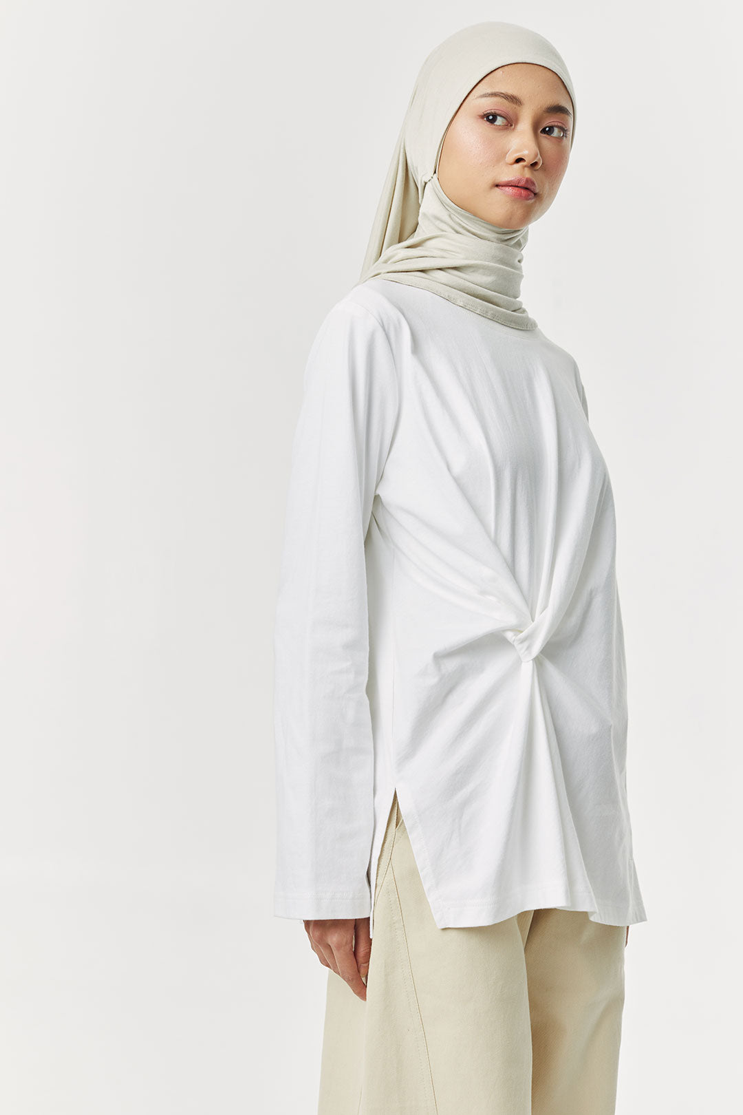 Offwhite Avira