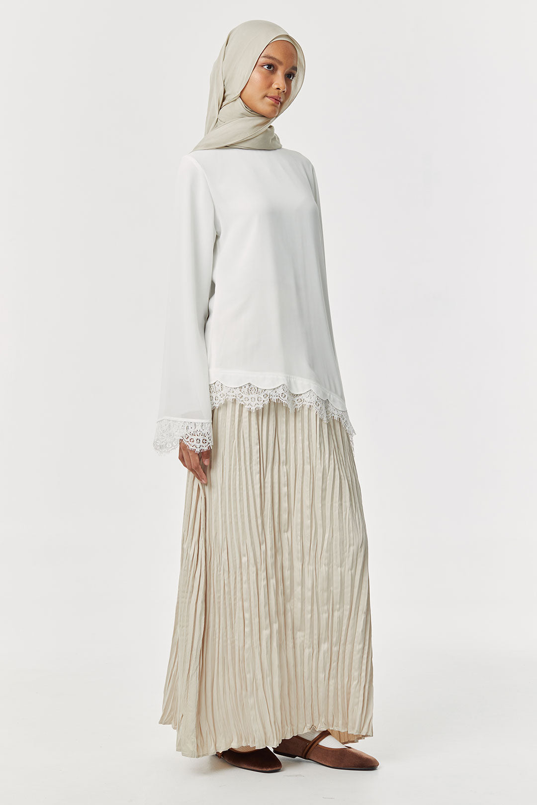 Offwhite Dhyani