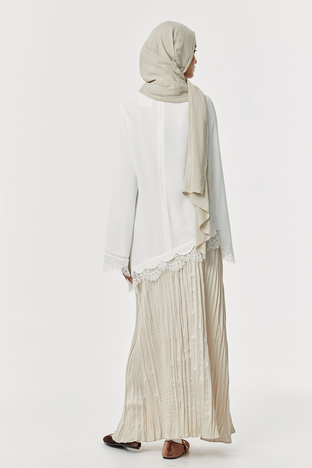 Offwhite Dhyani