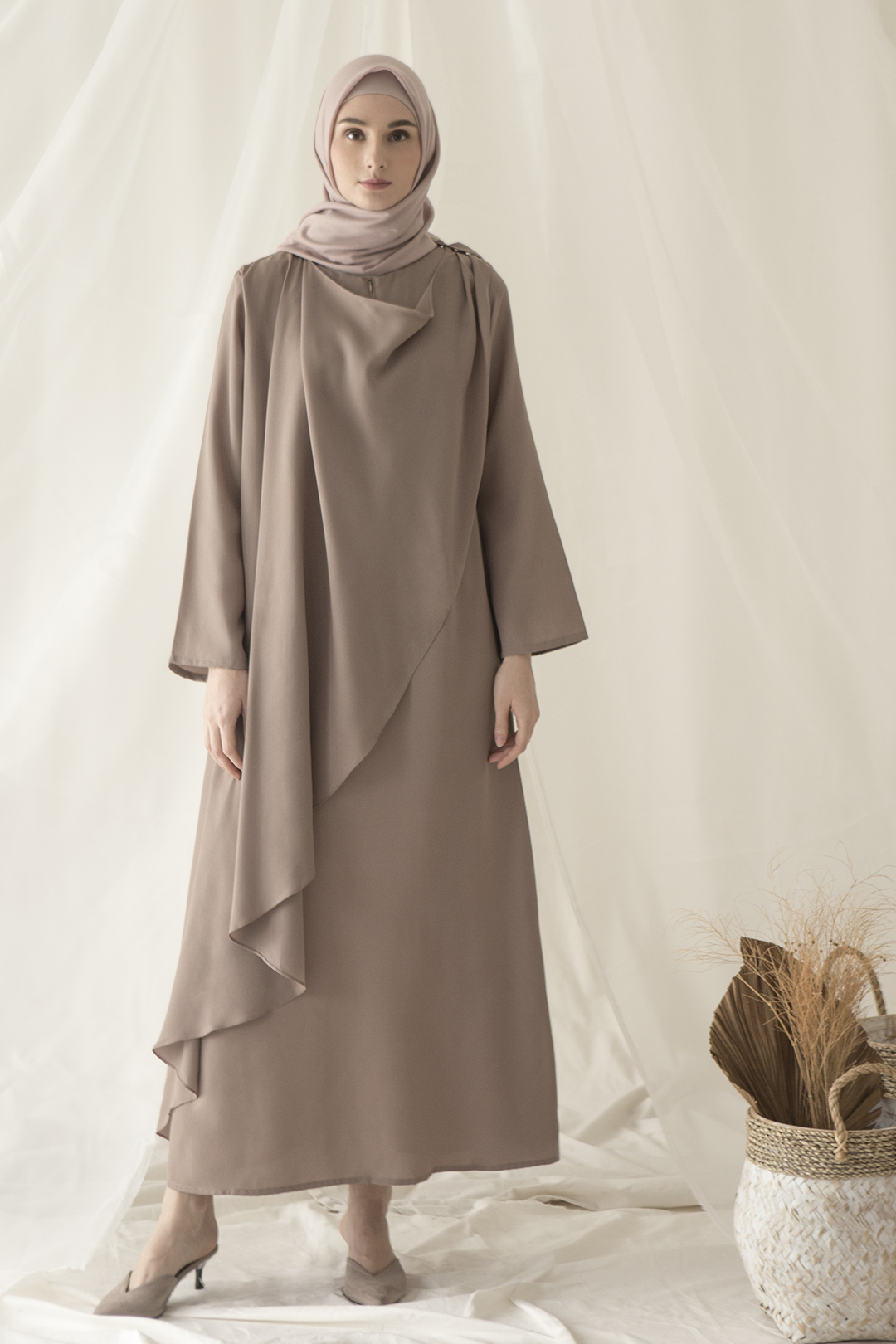 Taupe Aura