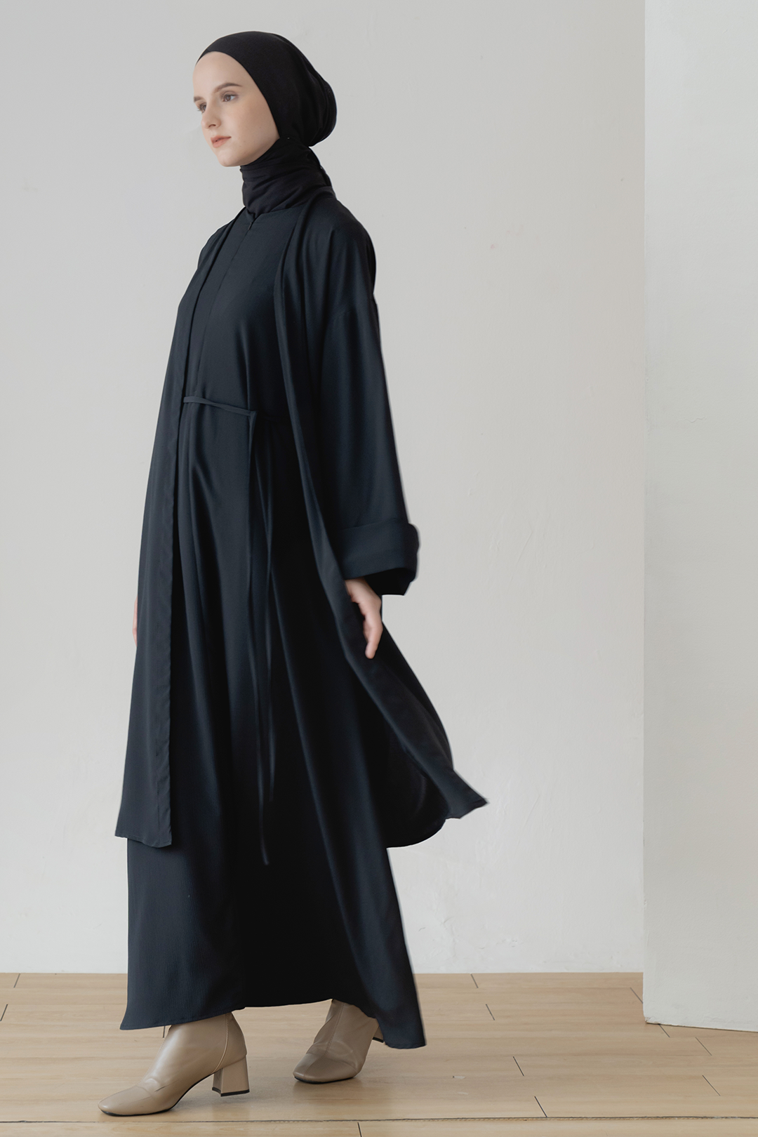 Black Aneska Outer