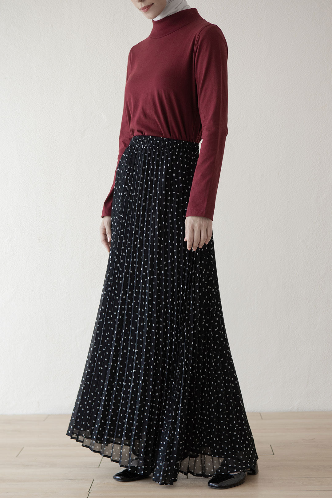 Black Floral Reska