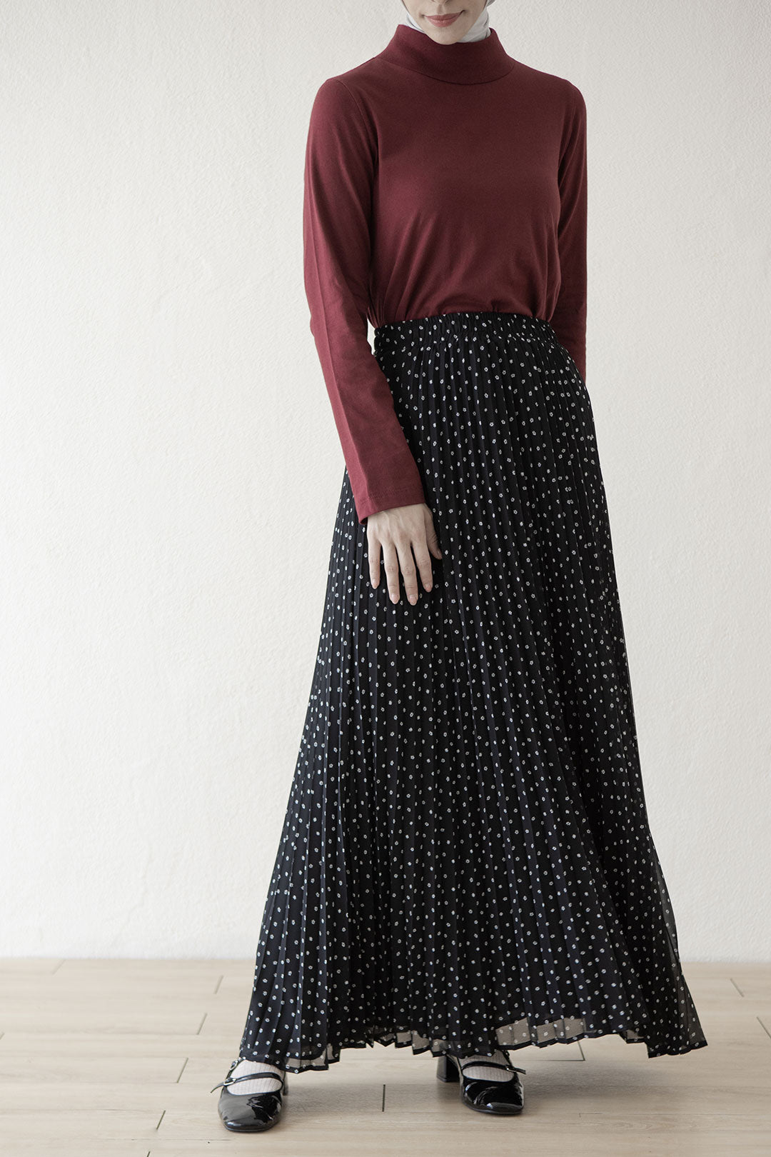 Black Floral Reska