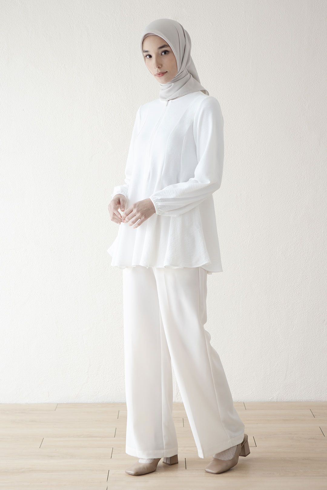Offwhite Dirandra