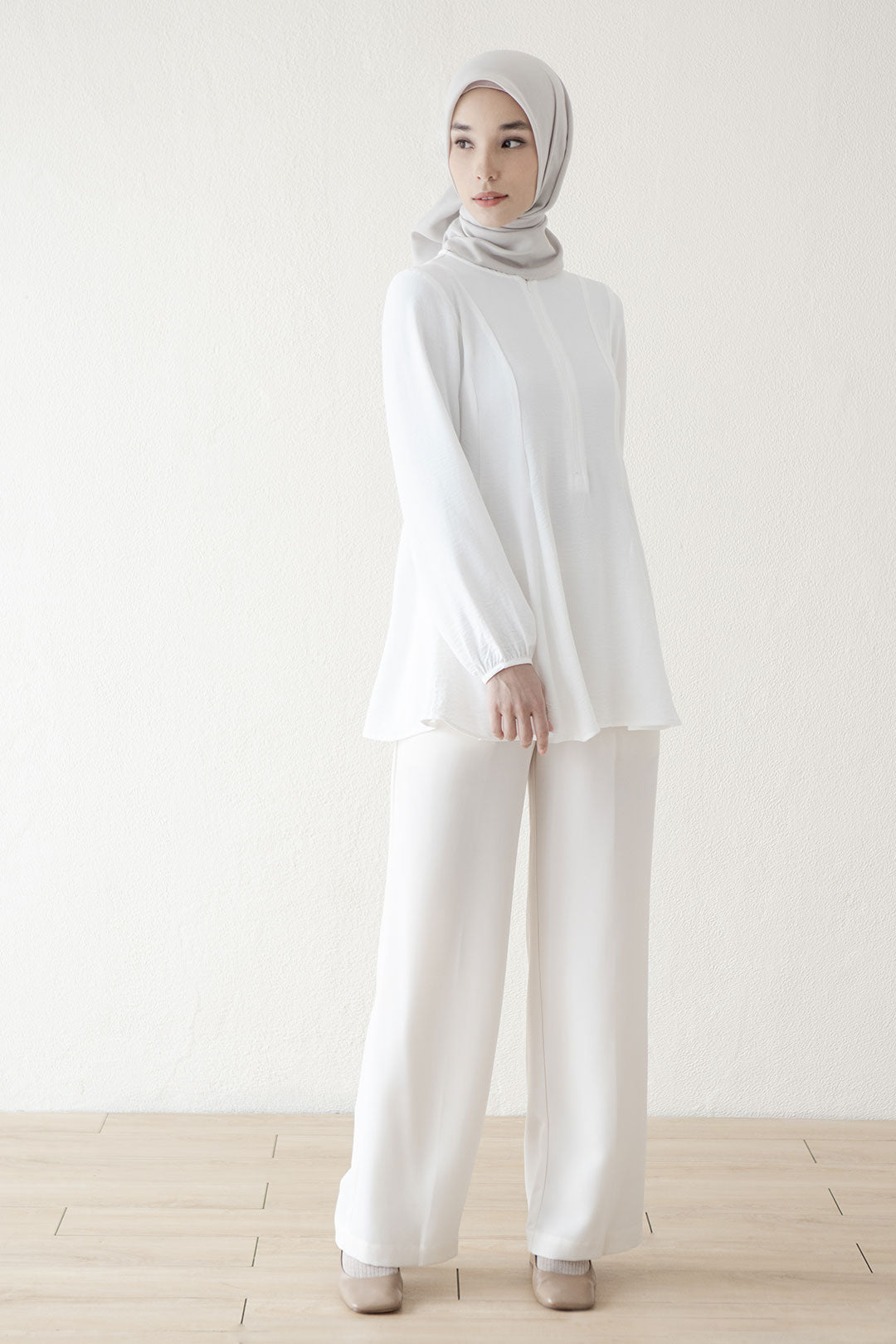 Offwhite Dirandra