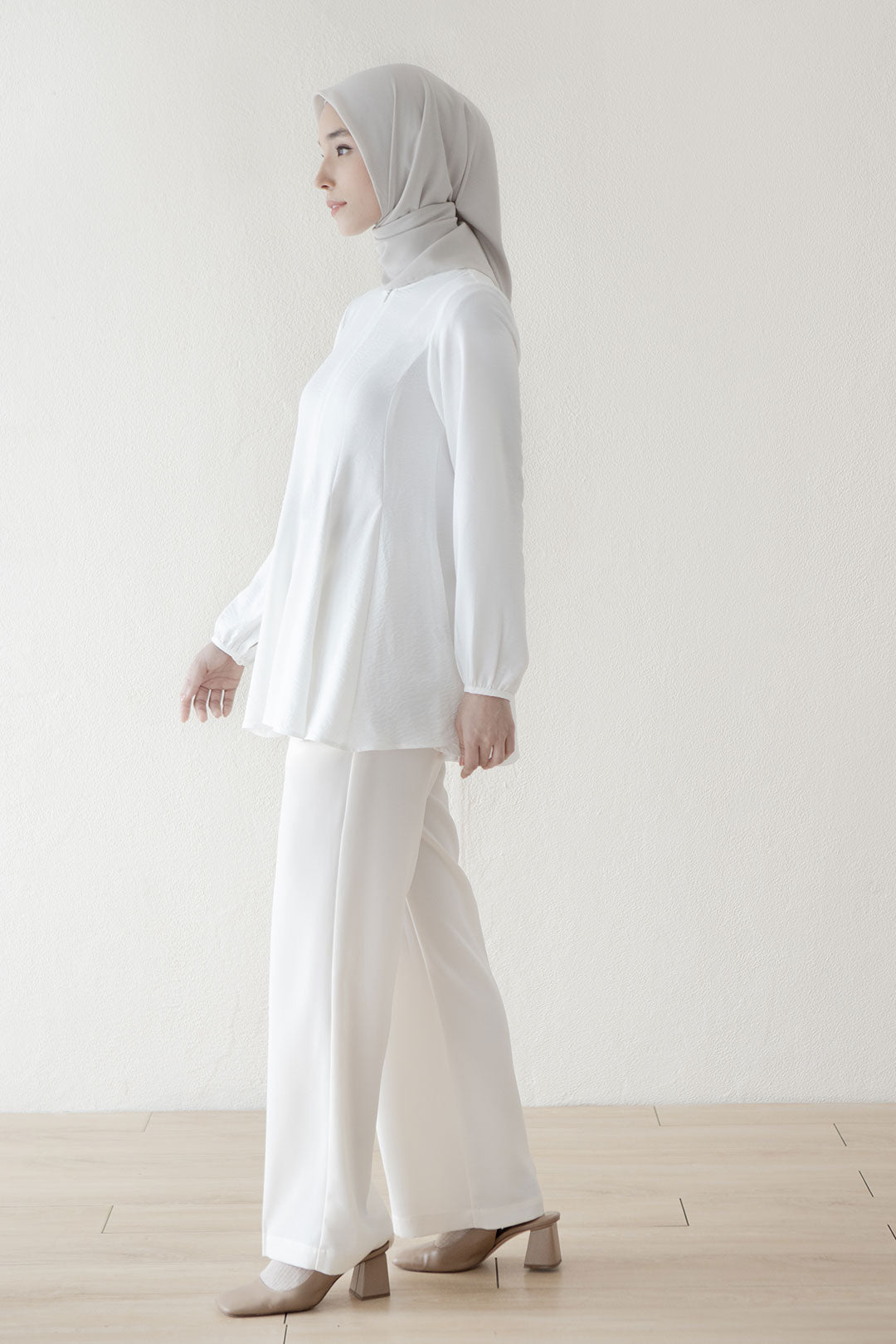 Offwhite Dirandra