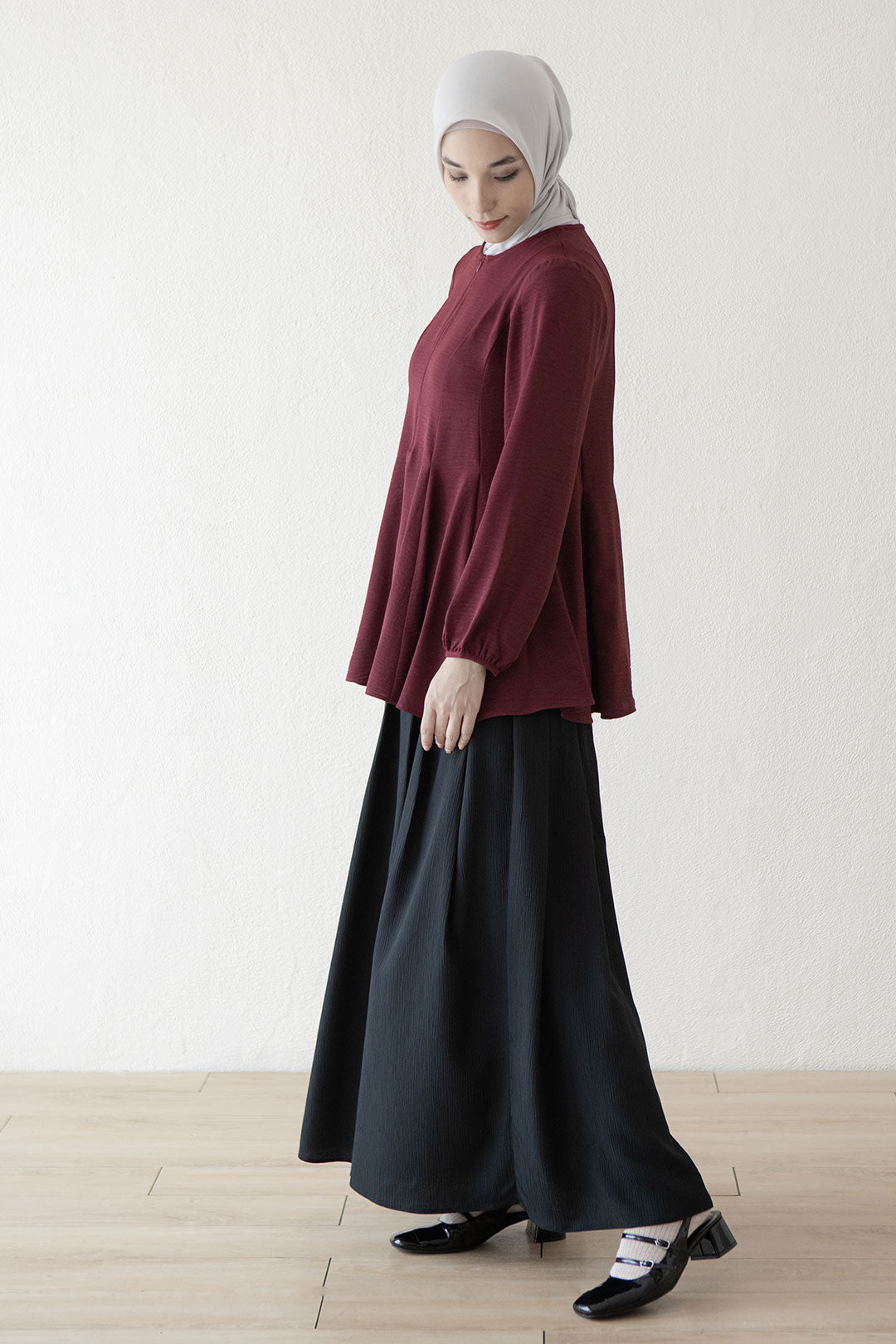 Deep Maroon Dirandra