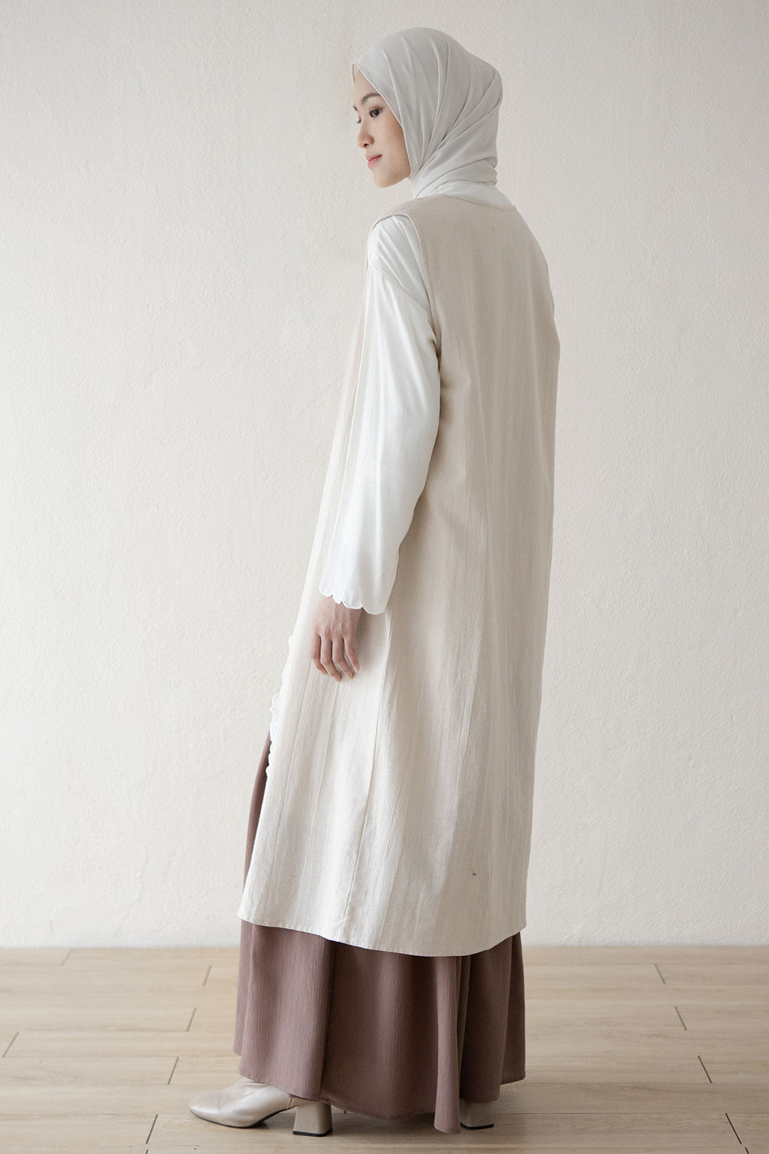Ivory Ravika Outer