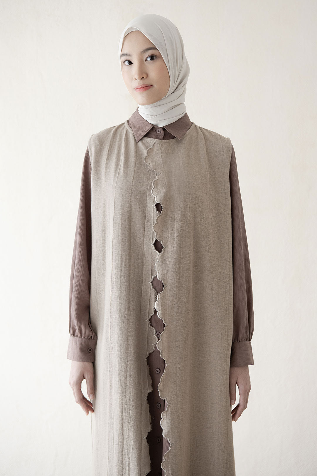 Taupe Ravika Outer