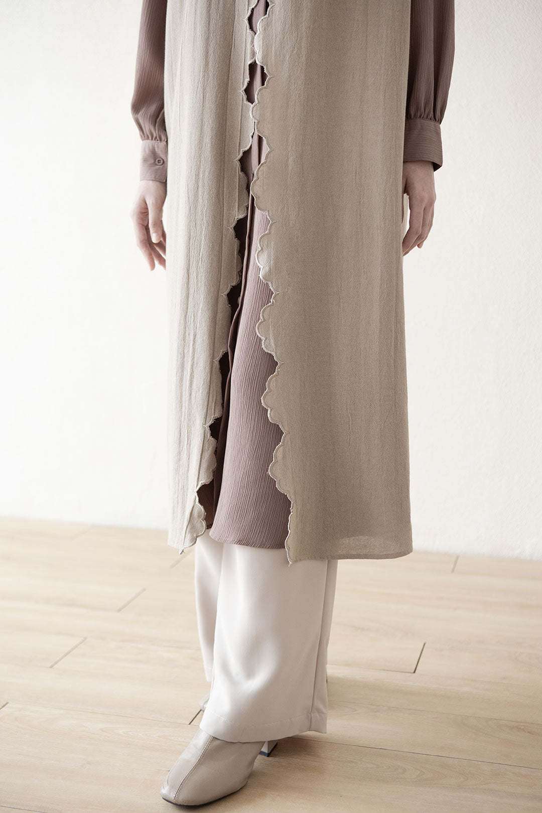 Taupe Ravika Outer