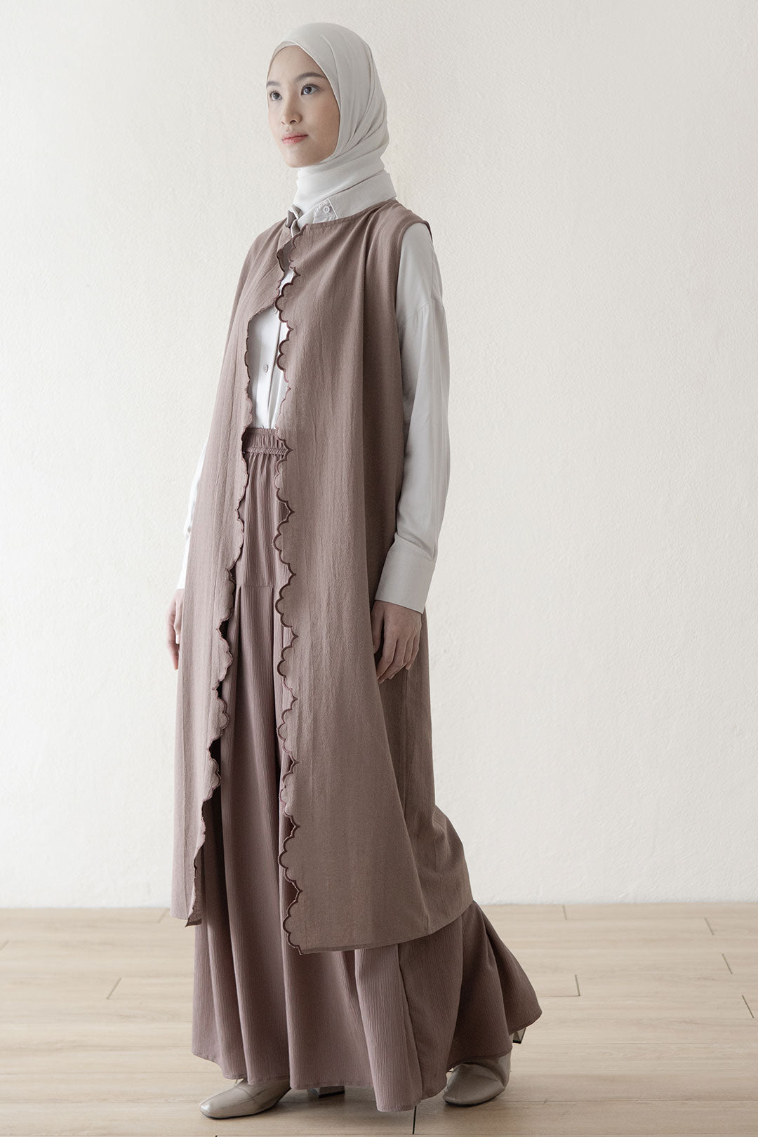 Milo Ravika Outer