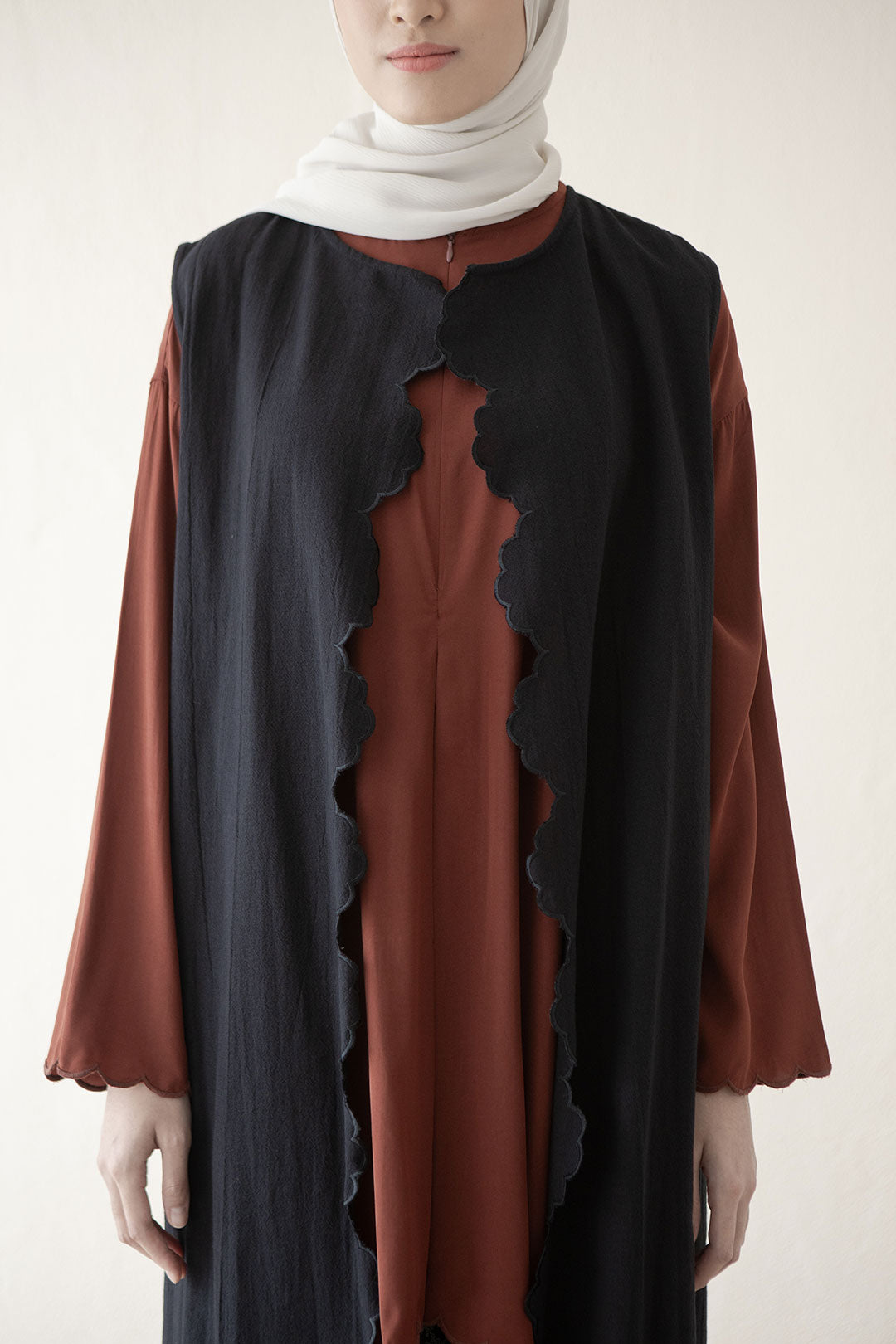 Black Ravika Outer