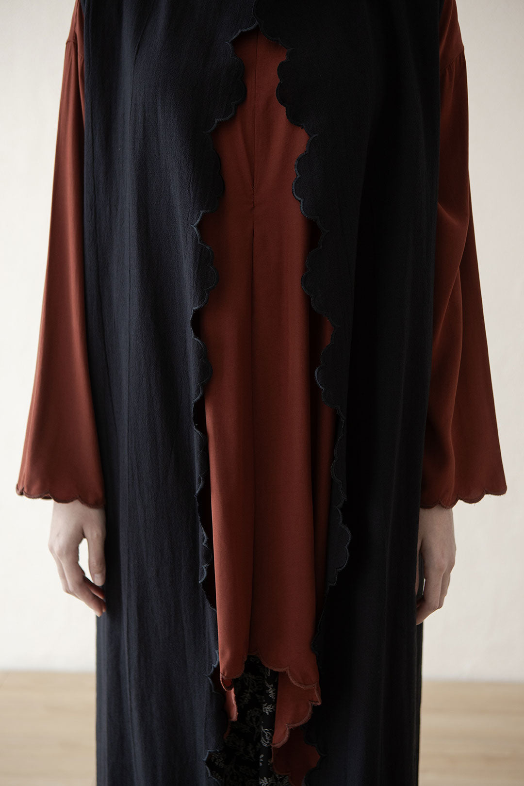 Black Ravika Outer