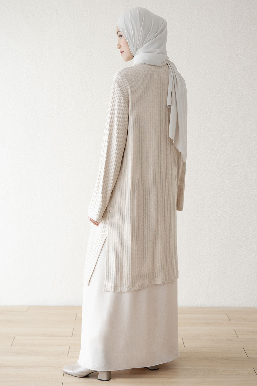 Sand Ruci Outer