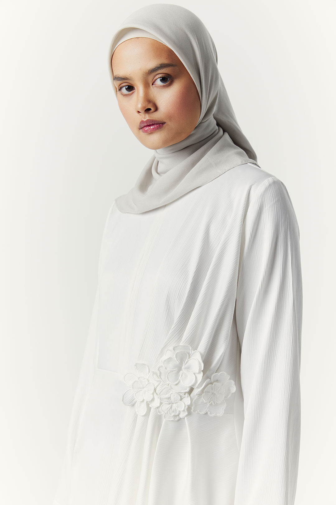 Offwhite Sekar Candrani