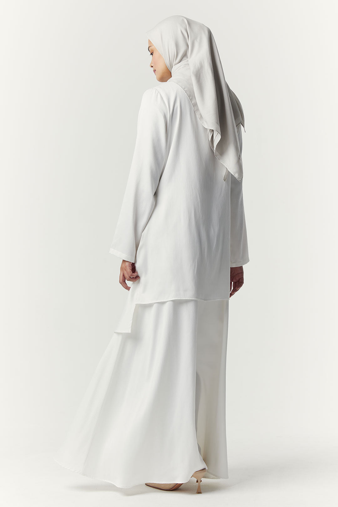 Offwhite Sekar Candrani