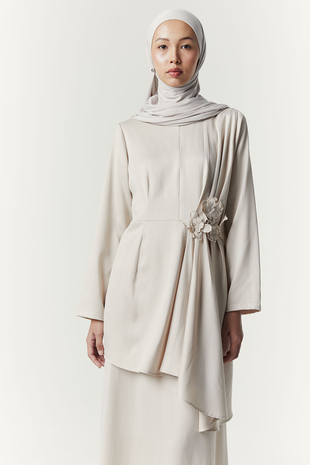 Beige Sekar Candrani