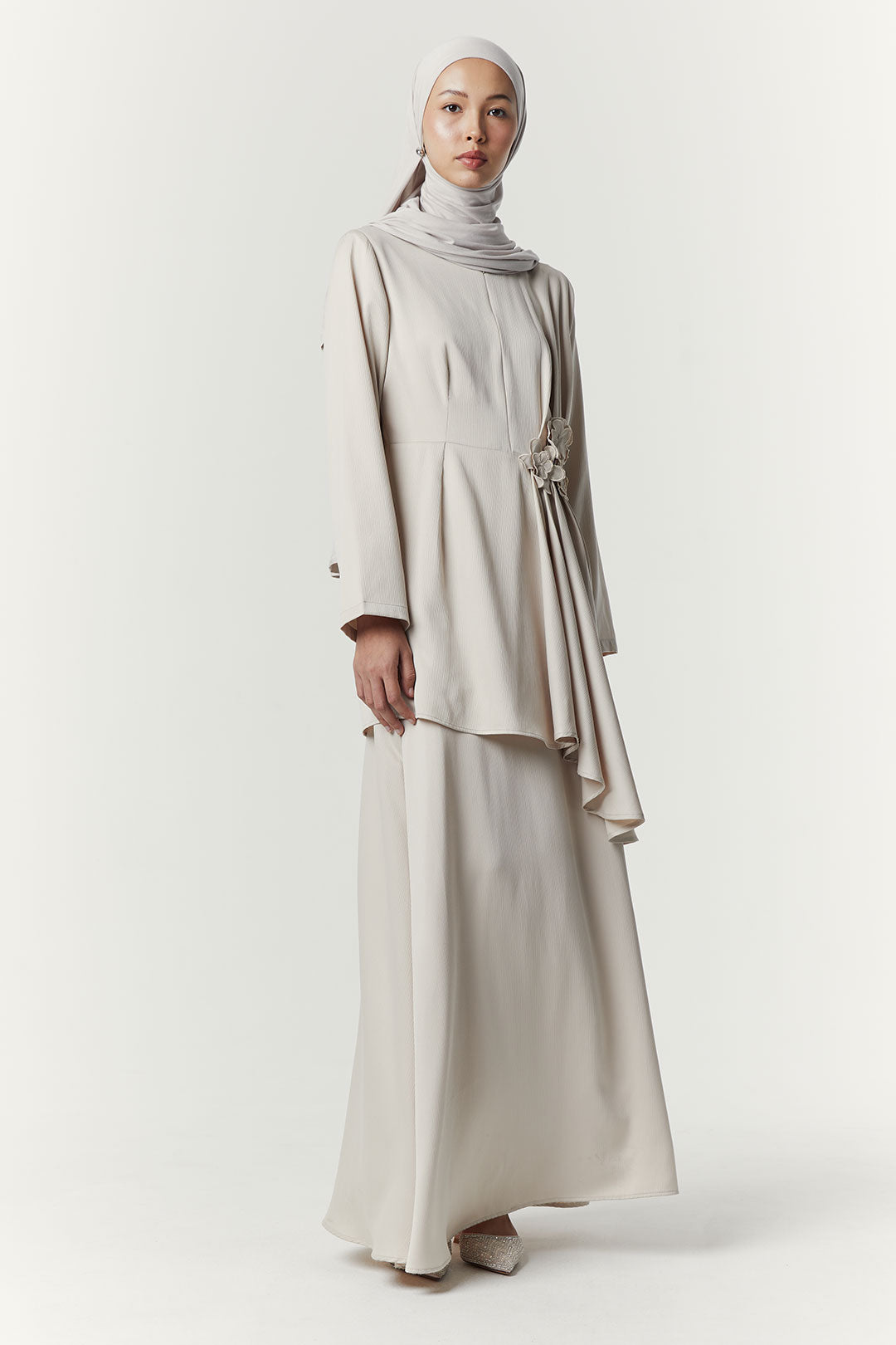 Beige Sekar Candrani