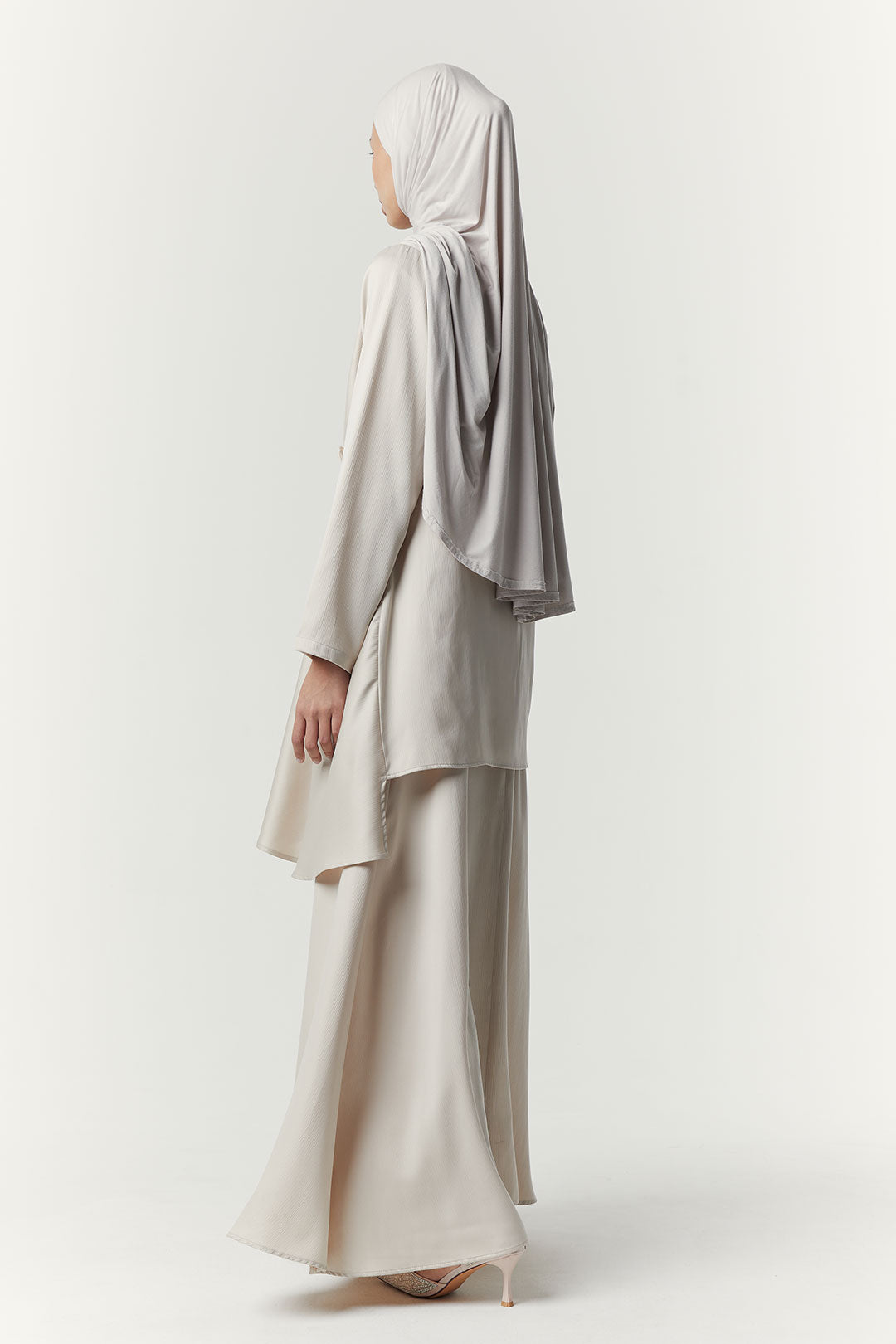 Beige Sekar Candrani