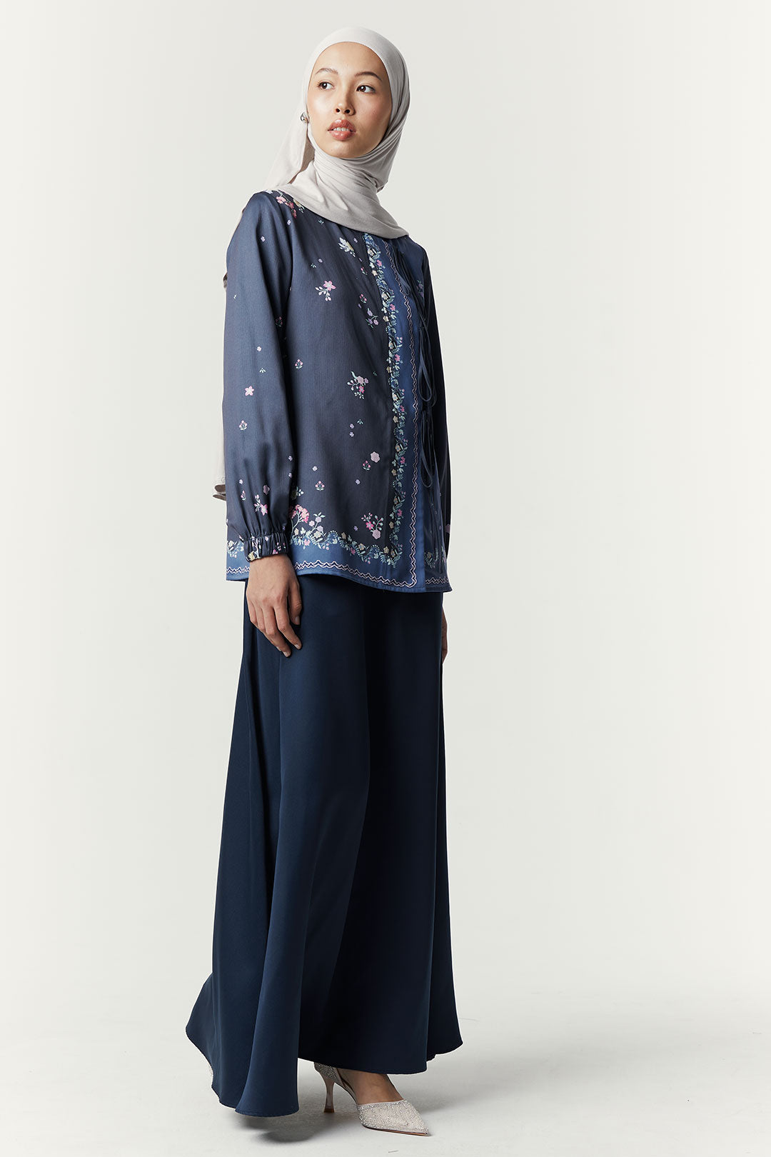 Navy Auren