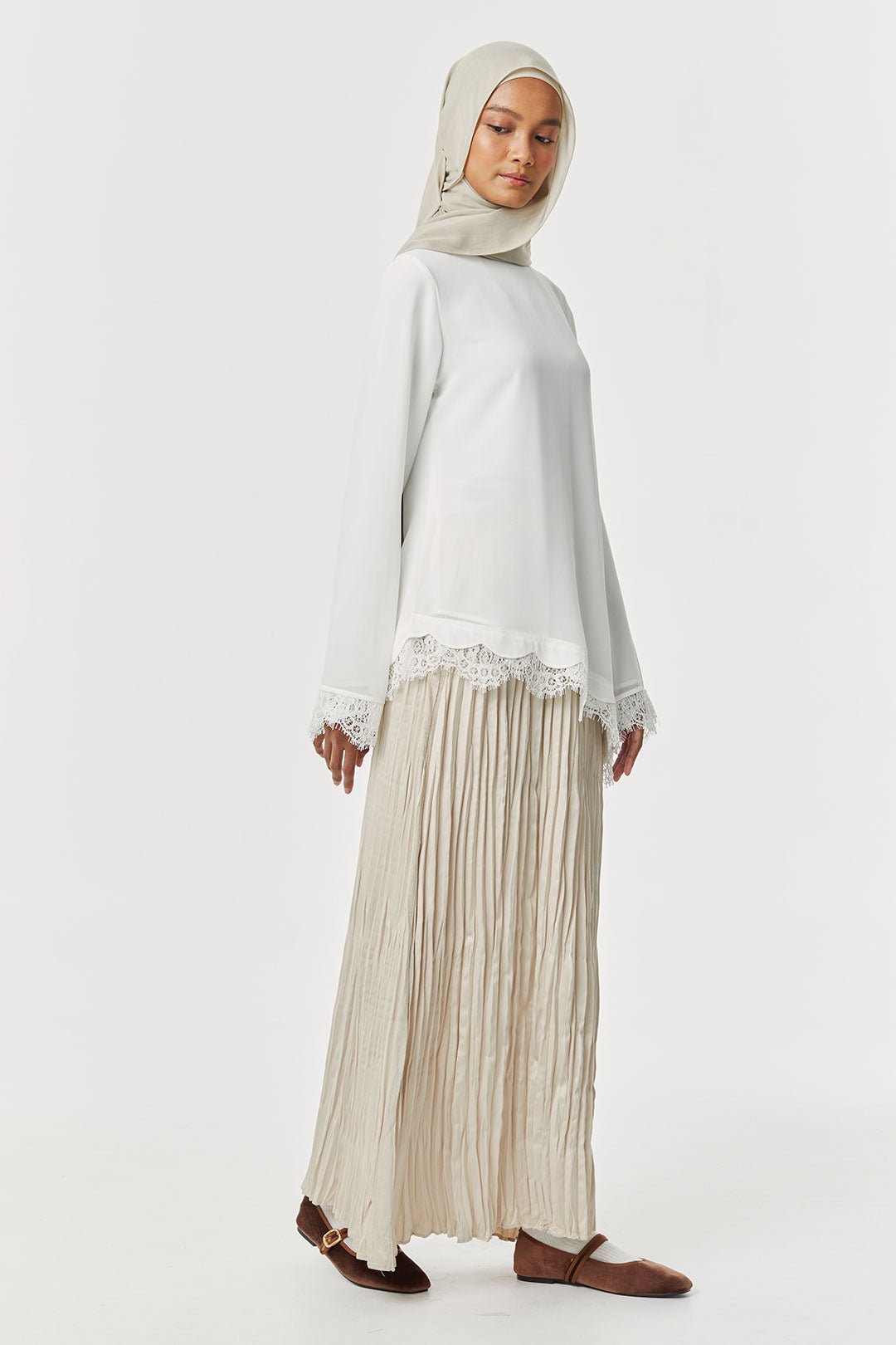 Offwhite Dhyani
