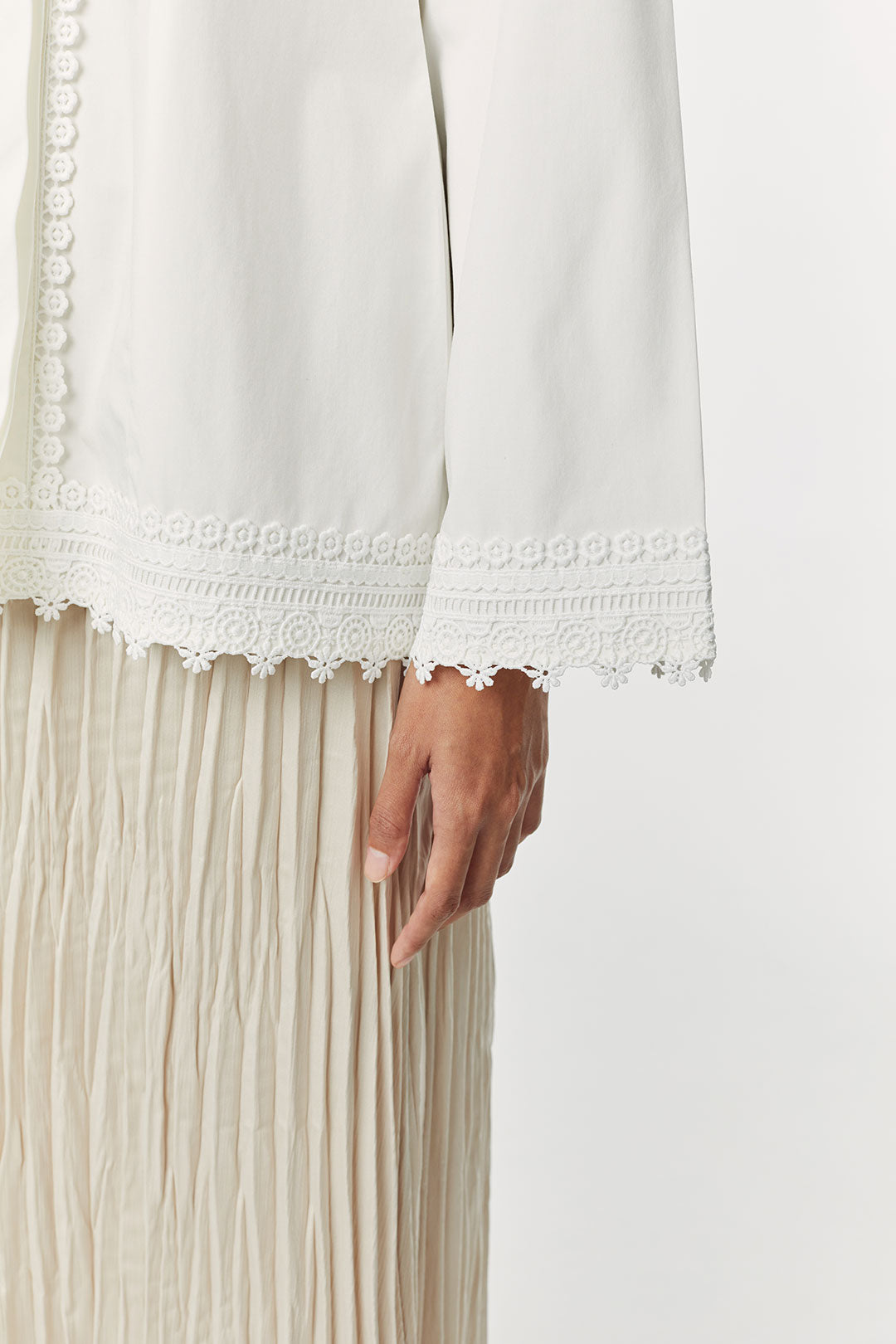 Offwhite Asha Lyre