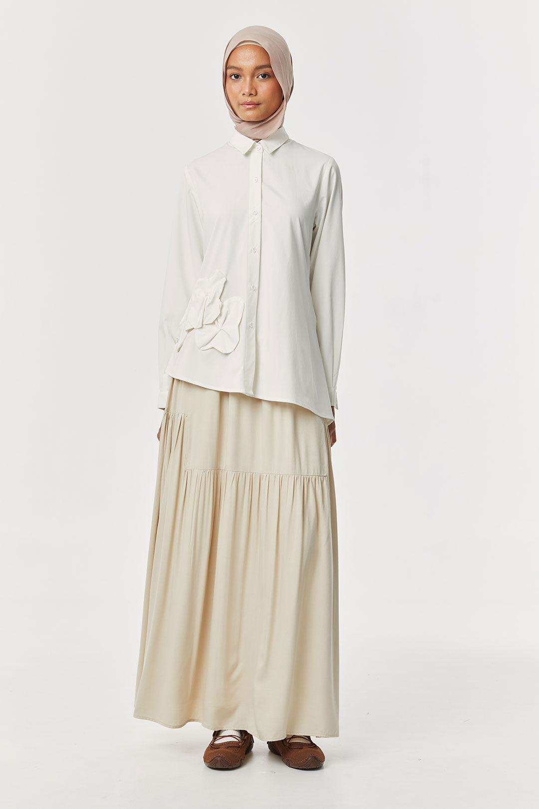 Offwhite Pramesvari