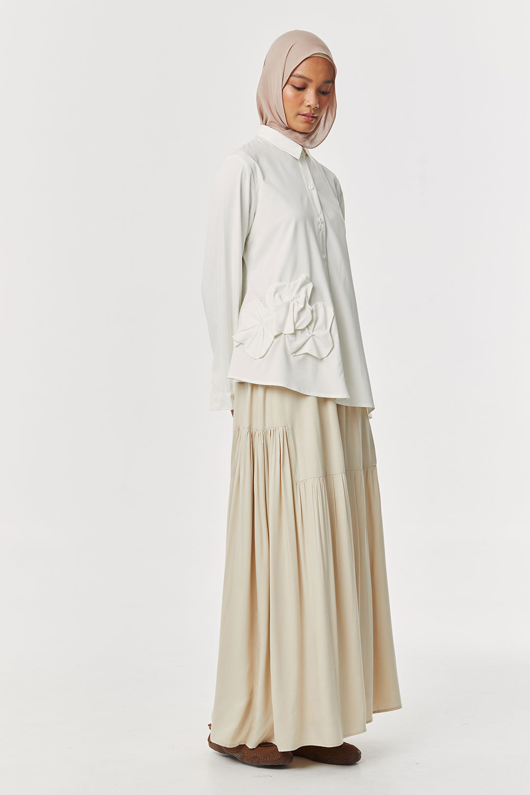 Offwhite Pramesvari